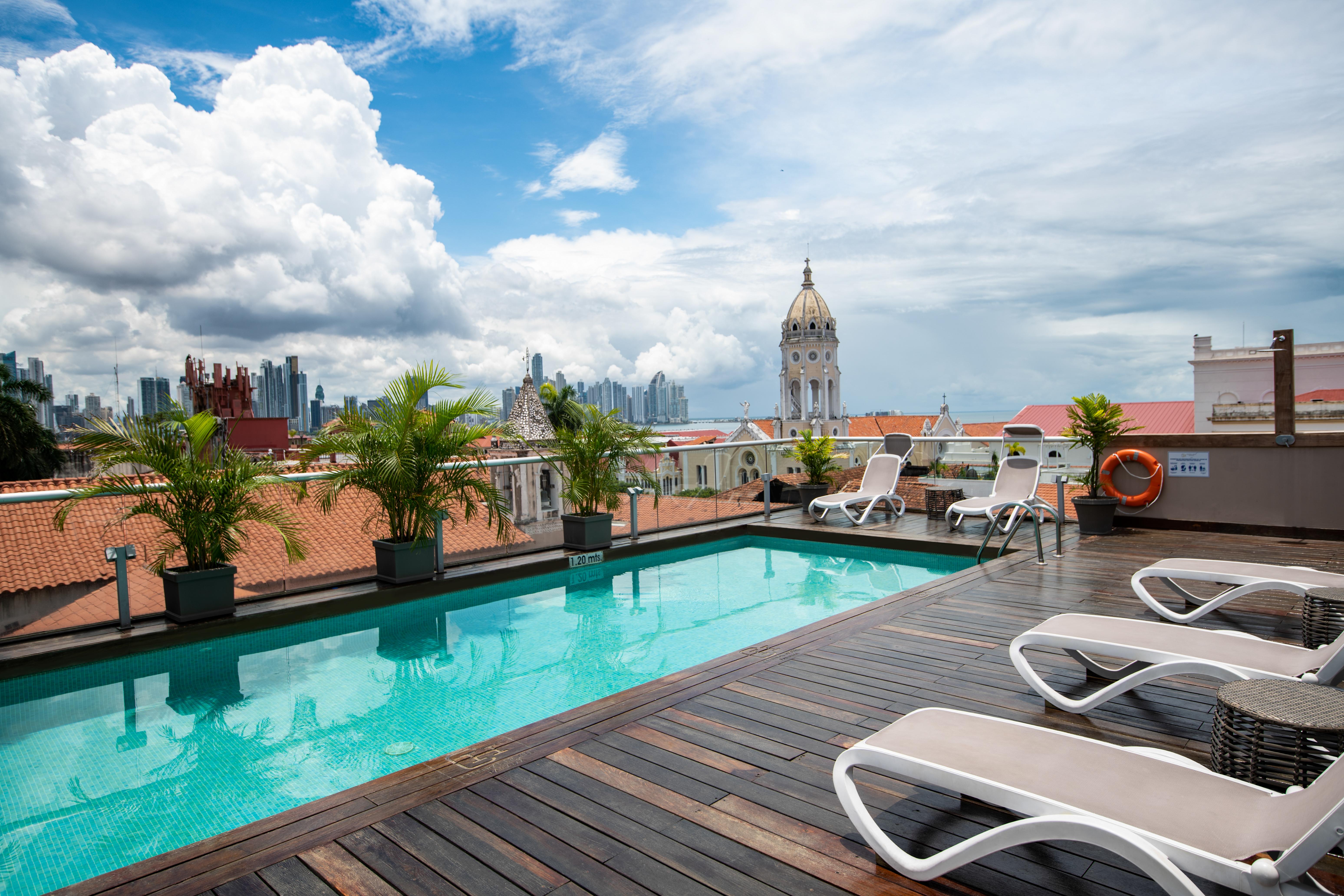 Central Hotel Panama Casco Viejo מראה חיצוני תמונה Rooftop pool at the Hotel B2
