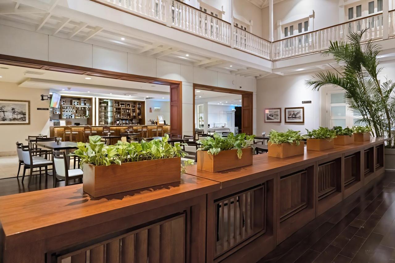 Central Hotel Panama Casco Viejo מראה חיצוני תמונה The interior of the restaurant