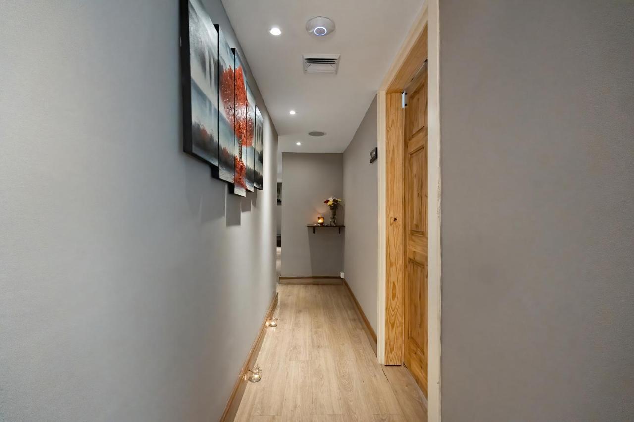 Central Hotel Panama Casco Viejo מראה חיצוני תמונה A corridor in a house