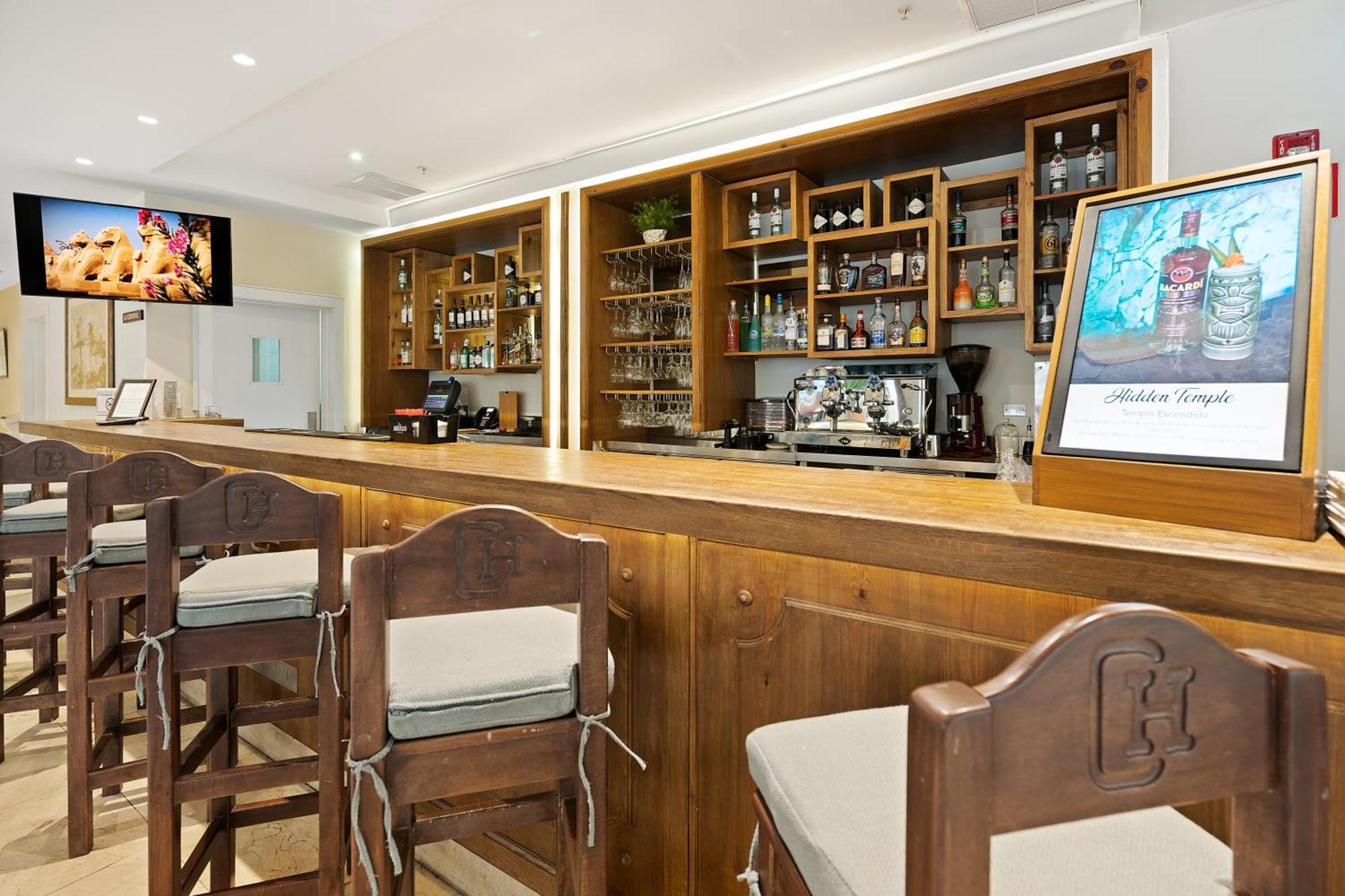 Central Hotel Panama Casco Viejo מראה חיצוני תמונה The bar at the hotel